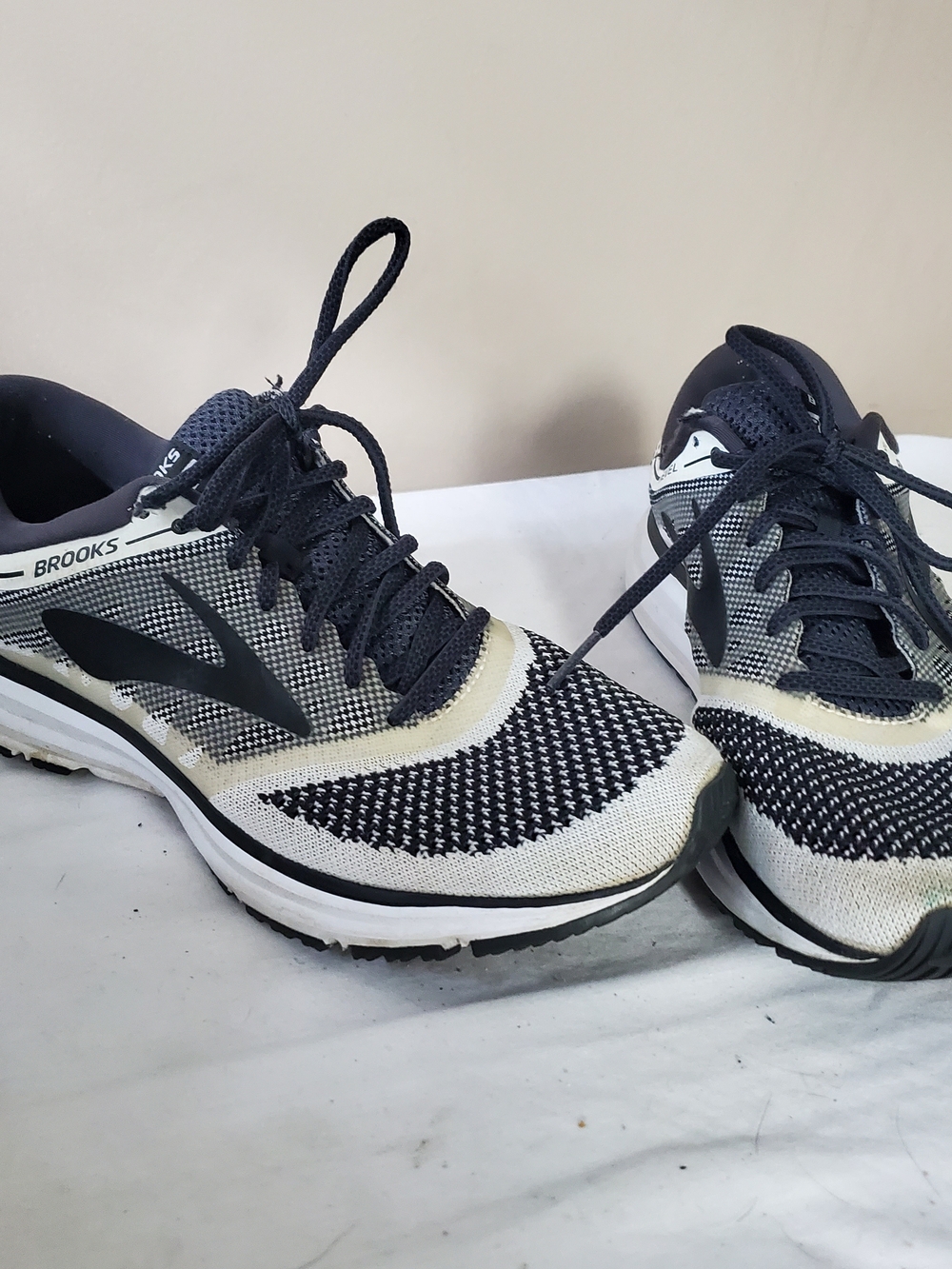 Brooks Lightweight Running Shoes — Black, Grey, White, Cream